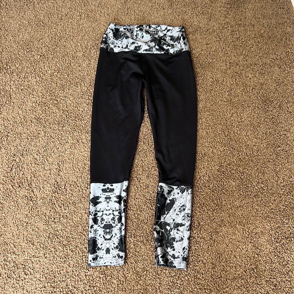 Nwt pineapple clothing leggings